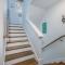 Modern Townhome, w/ Downtown Views, Rooftop Deck only 6min to Broadway - ناشفيل