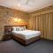 Highlander Motor Inn