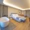 ALYACHT Premium Hotel