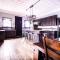 The Pub- 8BR Free Parking, Minutes From Falls & Casino