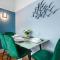 New - Stylish 4 bedroom House, Business & Leisure. Discount on long stays. By Jesswood Properties.