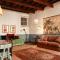 Charming apartment in Monti, steps to Colosseum