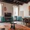 Charming apartment in Monti, steps to Colosseum