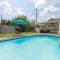 McAllen 4BR with Pool, Shopping & More - 麦卡伦