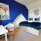 Summer Lane House-3 Bedrooms-Close to M1-Longer Stay-Free Parking