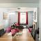 Victoria Cottage-seconds to beach-pet friendly- easy parking- self check in-sleep 6 people-minutes walk to all amenities