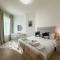 Beachfront 2BR - Private Beach in Palm Jumeirah - Dubaj
