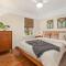 Midtown Modern-5 Min to Downtown-Large Game Room - فايتيفيل