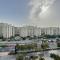 Beachfront 2BR - Private Beach in Palm Jumeirah - Dubaj