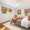 Midtown Modern-5 Min to Downtown-Large Game Room - فايتيفيل