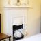 Oak House in Mid Wales with Log Burner By Seren Short Stays - 马汉莱斯