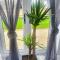 New, modern 4 bed, 3 bath house ,free parking