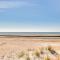 Atlantic Beach Condo with Balcony and Beach Access! - Atlantic Beach