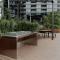 Panoramic Lake View 2-Bed with Pool, Gym and BBQ