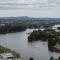 Panoramic Lake View 2-Bed with Pool, Gym and BBQ
