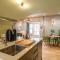 Commandery Vaults - Luxury Apartment in City Centre with SKY TV