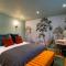 Commandery Vaults - Luxury Apartment in City Centre with SKY TV