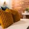 Commandery Vaults - Luxury Apartment in City Centre with SKY TV