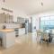 Luxe 3BR in Marina near Beach,Metro,Tram,24*7 cafe