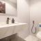 Luxe 3BR in Marina near Beach,Metro,Tram,24*7 cafe