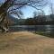 "River paradise" Vikendica sa bazenom, ladarom i kaminom na samoj obali Vrbasa Banja Luka