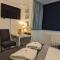 En-suite nook near forest & sea, great value with fridge, microwave and TV