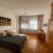 Bright & Spacious Riverside Apartment with Balcony - Budapest