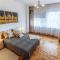 Bright & Spacious Riverside Apartment with Balcony - Budapest