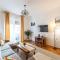 Bright & Spacious Riverside Apartment with Balcony - Budapest