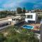 Villa Tuta with heated pool, only 150 m from the beach - Пакоштане