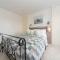 Pass the Keys Stylish 3-Bed Duplex Apartment Near Notting Hill - London