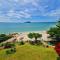 Paradise just 10 steps away from the ocean - Residência Dorabel