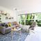 Bright & Comfortable Apt in Victoria Park