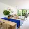 Bright & Comfortable Apt in Victoria Park