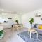 Bright & Comfortable Apt in Victoria Park