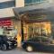 F30,R3,Sunrise on the beach,1room inside 3bedroom apartment,(separate washroom outside) - 阿吉曼