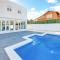 Gorgeous Home In Riba-Roja De Turia