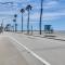 Bright Oceanside Condo with Balcony, Steps to Beach! - Оушенсайд