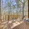 Cabin with Private Hot Tub 2 Mi to Broken Bow Lake!