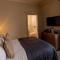 Brisbane House Hotel - Largs