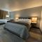 Bearcat Inn and Suites