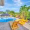 Sunshine Bungalow: Heated Pool, Hottub, Game Room! - Seminole