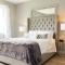 *Executive Home* Long Stays - Garage - WiFi & NFLX