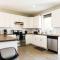 *Executive Home* Long Stays - Garage - WiFi & NFLX