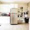 *Executive Home* Long Stays - Garage - WiFi & NFLX