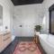 Sanctuaire, Southern Highlands