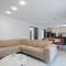 3 Bedroom Beach Front Home In Pucisca