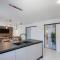 3 Bedroom Beach Front Home In Pucisca