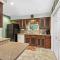 Wooded, Quiet Cottage, Very close to the Back 40