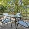 Wooded, Quiet Cottage, Very close to the Back 40
